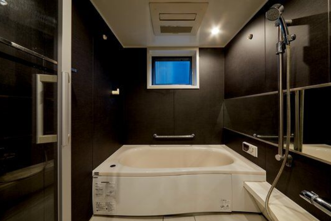 水回り天井・壁面用NEO-R641を使用した浴室